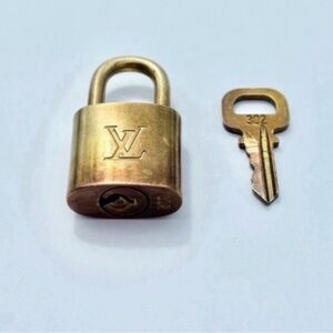 Louis Vuitton Padlock with Key #302